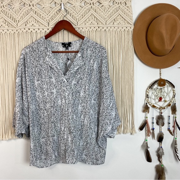 424Fifth NWT Lord & Taylor Abstract Black & White Blousy Short Sleeve Top Large - Picture 2 of 12